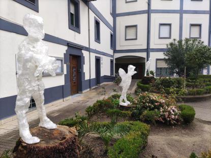 Arte en el patio de las palmeras  - Foto 1