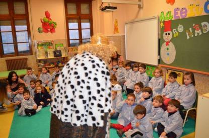Los Reyes Magos visitan el colegio - Foto 2