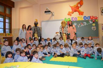 Los Reyes Magos visitan el colegio - Foto 4