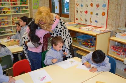 Visita de los Reyes Magos al colegio (ANPA) - Foto 13