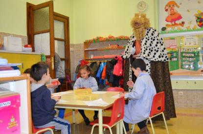 Visita de los Reyes Magos al colegio (ANPA) - Foto 15