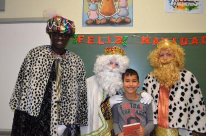 Los Reyes Magos visitan el colegio - Foto 41