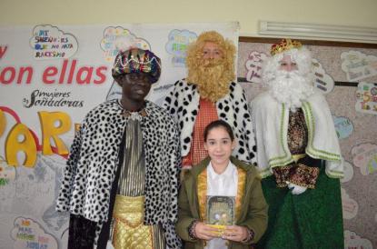Los Reyes Magos visitan el colegio - Foto 53